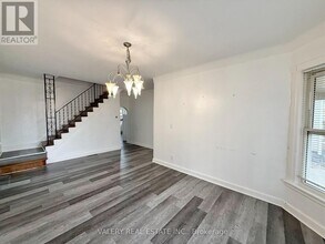 824 Lincoln Rd in Windsor, ON - Foto de edificio - Building Photo