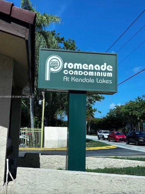 14321 N Kendall Dr in Miami, FL - Building Photo - Building Photo