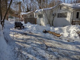 10 Paradise Trail, Unit 210B in Monroe, NY - Building Photo