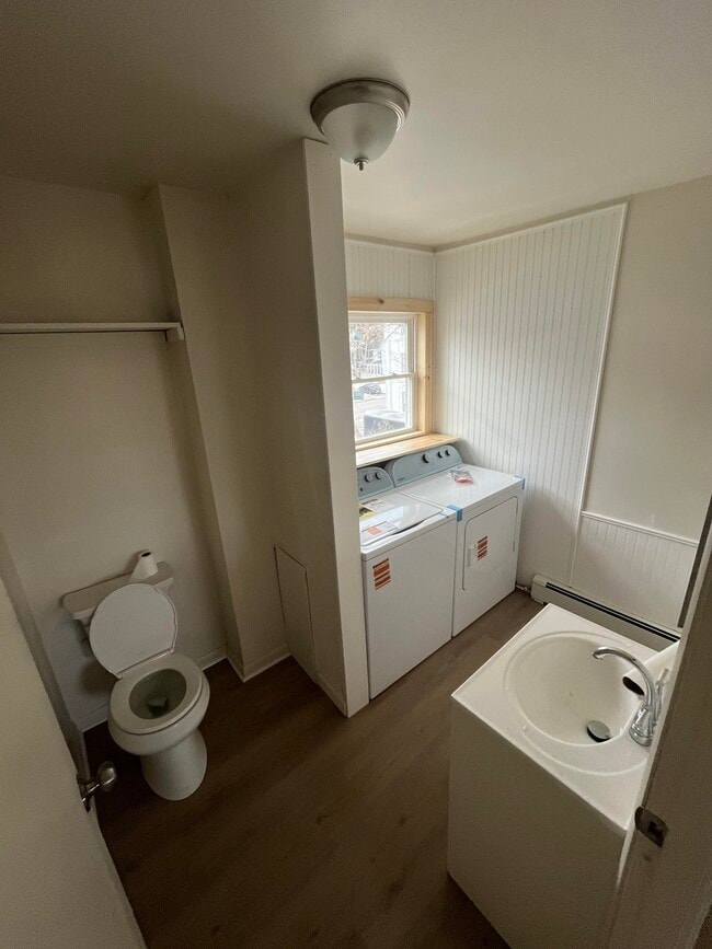 9 Hudson St, Unit 2 in Augusta, ME - Building Photo - Building Photo