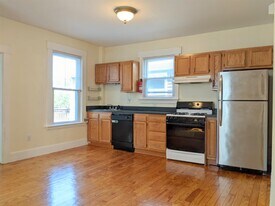 397 Washington St, Unit 3 in Somerville, MA - Building Photo