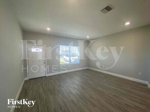 2190 Rock Dr in Poinciana, FL - Building Photo - Building Photo
