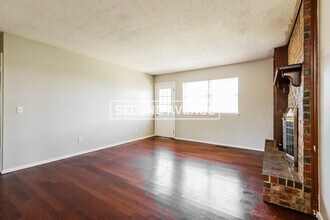 2412 Crystal Dr in Moore, OK - Building Photo - Building Photo