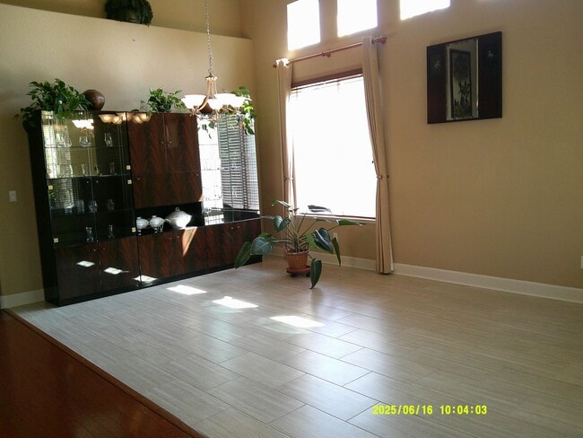 5002 S Ridgefield Way in Fairfield, CA - Building Photo - Building Photo