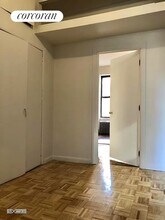 304 W 21st St in New York, NY - Building Photo - Building Photo