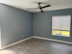 3845 S Lake Dr in Tampa, FL - Building Photo - Building Photo