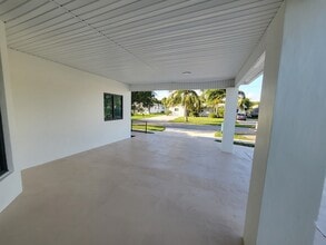 9020 SW 198th Ter in Cutler Bay, FL - Foto de edificio - Building Photo