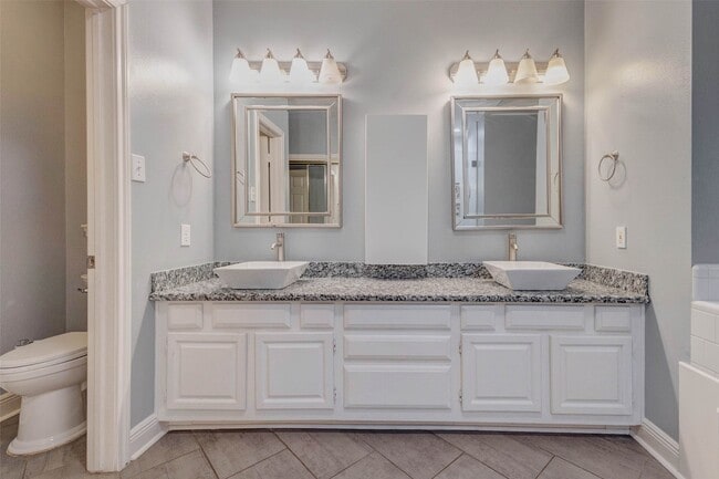 property at 1723 Park Ridge Dr