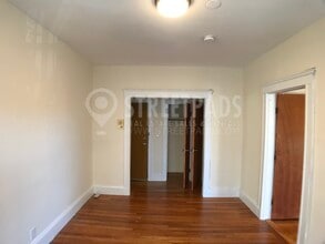 1315 Commonwealth Ave, Unit 406 in Boston, MA - Foto de edificio - Building Photo