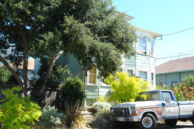 2003 Essex St in Berkeley, CA - Foto de edificio - Building Photo