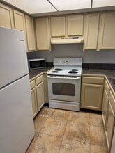 933 Sonesta Ave NE in Palm Bay, FL - Foto de edificio - Building Photo
