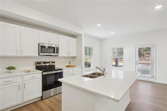 5321 Frontier Ct in Flowery Branch, GA - Building Photo - Building Photo