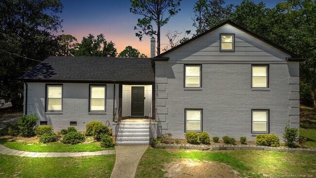 2710 Fordham Dr