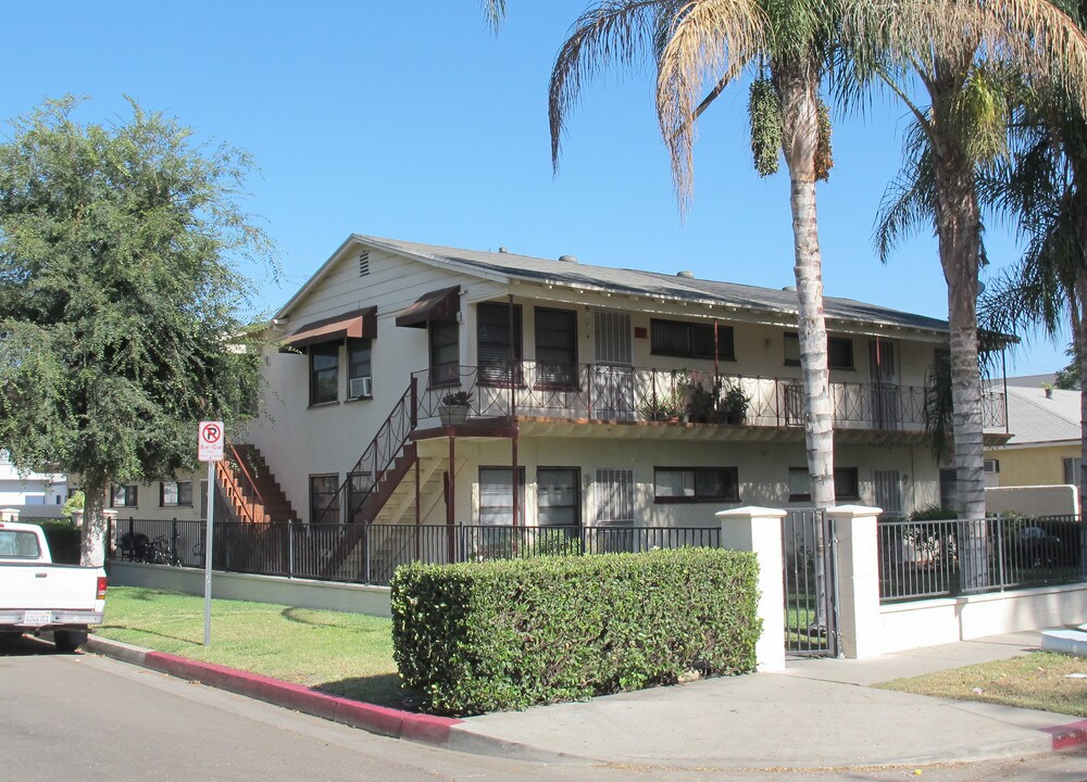 5233 Cleon Ave in North Hollywood, CA - Building Photo