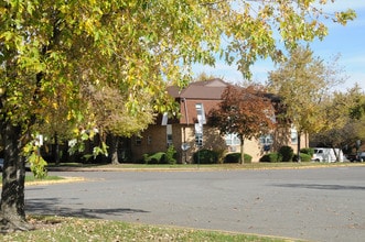 Florida Grove Manor in Keasbey, NJ - Building Photo - Building Photo