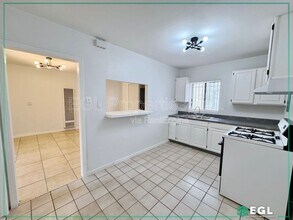 2826 12th Ave in Los Angeles, CA - Building Photo - Building Photo