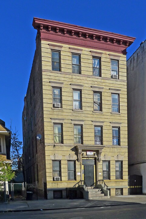 287 Clarkson Ave in Brooklyn, NY - Building Photo