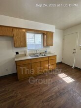 942 E Tulare Ave in Tulare, CA - Building Photo - Building Photo