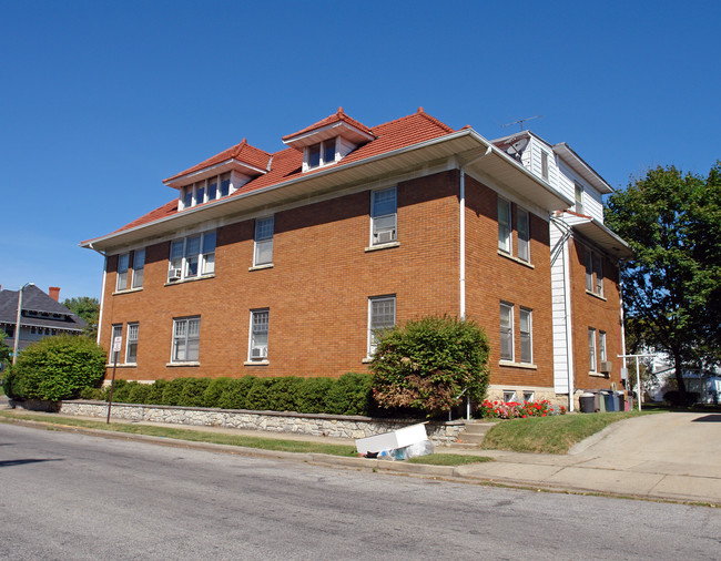 900 N Limestone St in Springfield, OH - Foto de edificio - Building Photo