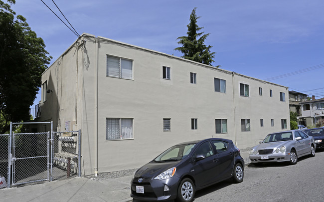 1896-1898 Alcatraz Ave in Oakland, CA - Building Photo - Building Photo