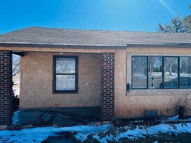 218-220 E 9th St in Portales, NM - Building Photo