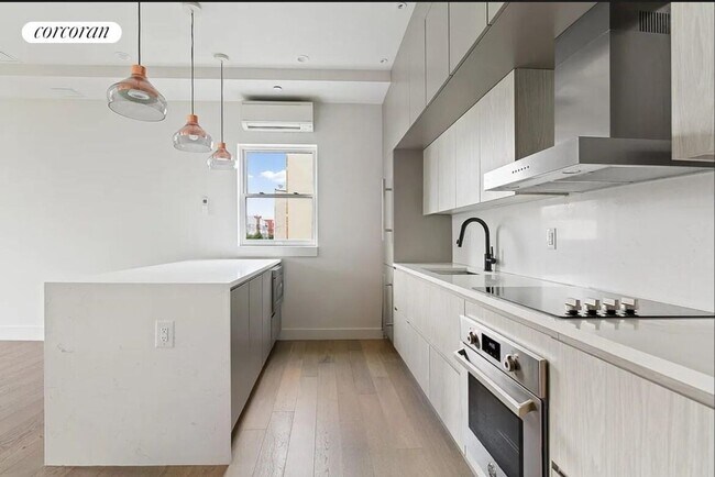 394 Harman St in Brooklyn, NY - Building Photo - Building Photo