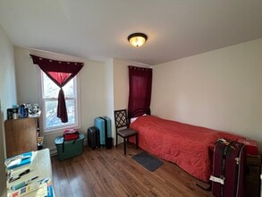 523 Canterbury Dr in Fredericton, NB - Building Photo - Building Photo