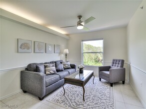 15425 Cedarwood Ln in Naples, FL - Foto de edificio - Building Photo