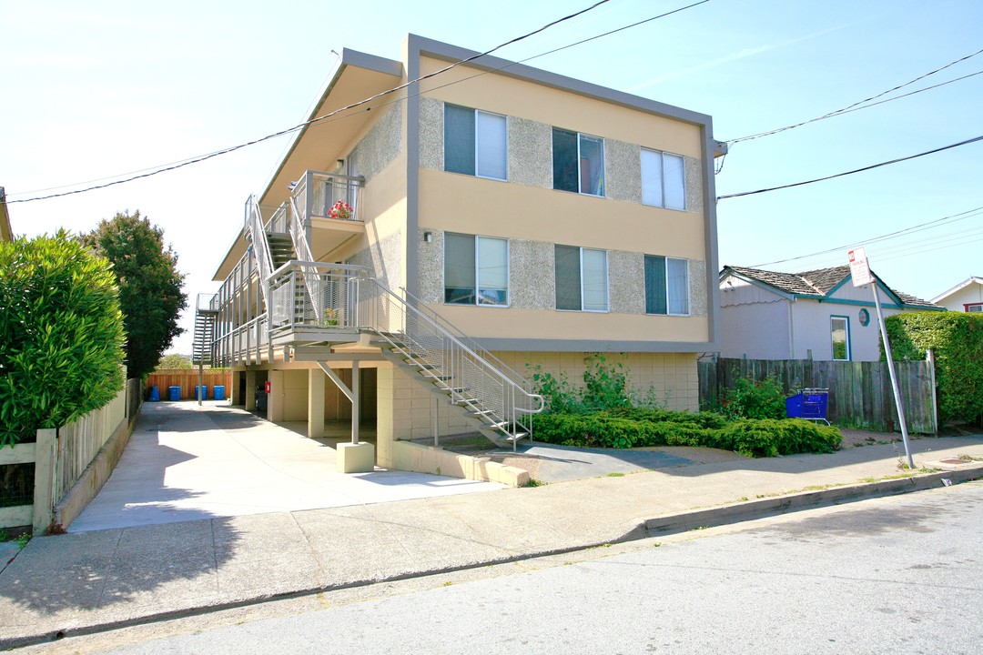 208 San Benito Ave in San Bruno, CA - Building Photo