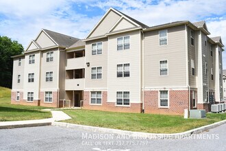 101 Brookside Ave in Shippensburg, PA - Building Photo - Building Photo