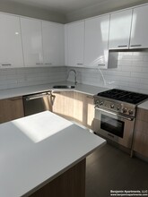 408 W Broadway, Unit 201 in Boston, MA - Building Photo - Building Photo