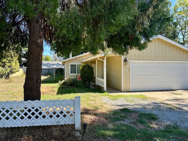35 Rose Ln in Redding, CA - Building Photo - Building Photo