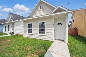 16884 Kempwood in Montgomery, TX - Building Photo - Building Photo