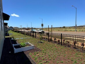91-1658-1892 Kapeku Lp in Ewa Beach, HI - Building Photo - Building Photo
