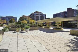 400 Madison St-Unit -603 in Alexandria, VA - Building Photo - Building Photo