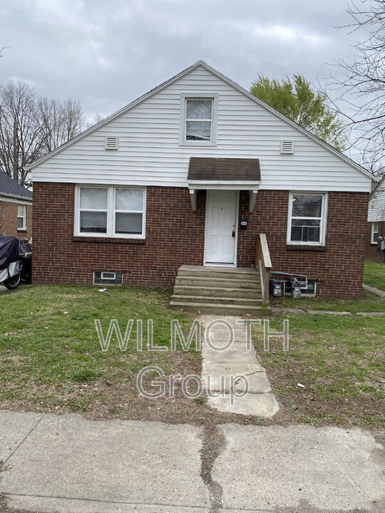 615 N Tibbs Ave in Indianapolis, IN - Foto de edificio