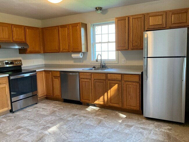 4 Wellesley Ave in Natick, MA - Building Photo - Building Photo