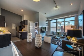 160 E Berkeley St, Unit 304 in Boston, MA - Foto de edificio - Building Photo