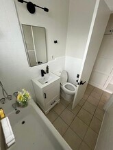 25 Bennett Ave, Unit 7 in Long Beach, CA - Building Photo - Building Photo