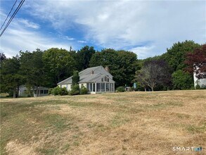 33 Hartford Ave in Madison, CT - Building Photo - Building Photo