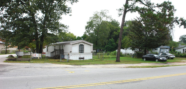 2424 Leaphart Rd in West Columbia, SC - Building Photo - Building Photo