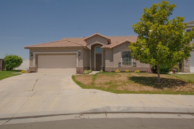 622 Apache St in San Jacinto, CA - Foto de edificio - Building Photo