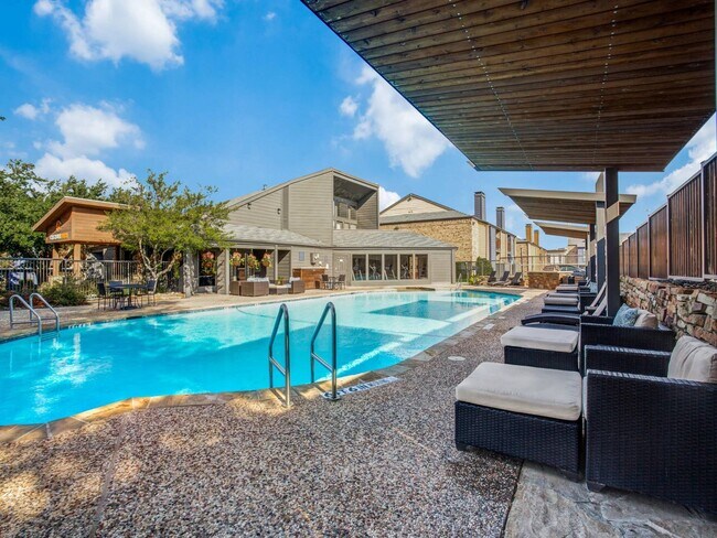 Chisholm Ranch in Fort Worth, TX - Foto de edificio - Building Photo