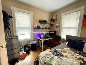 42 Hillside St, Unit 3 in Boston, MA - Foto de edificio - Building Photo