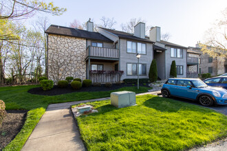 1813 Meerbrook Ct in Cherry Hill, NJ - Building Photo - Building Photo