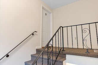 205 Circle Rd in Manchester, NH - Building Photo - Building Photo