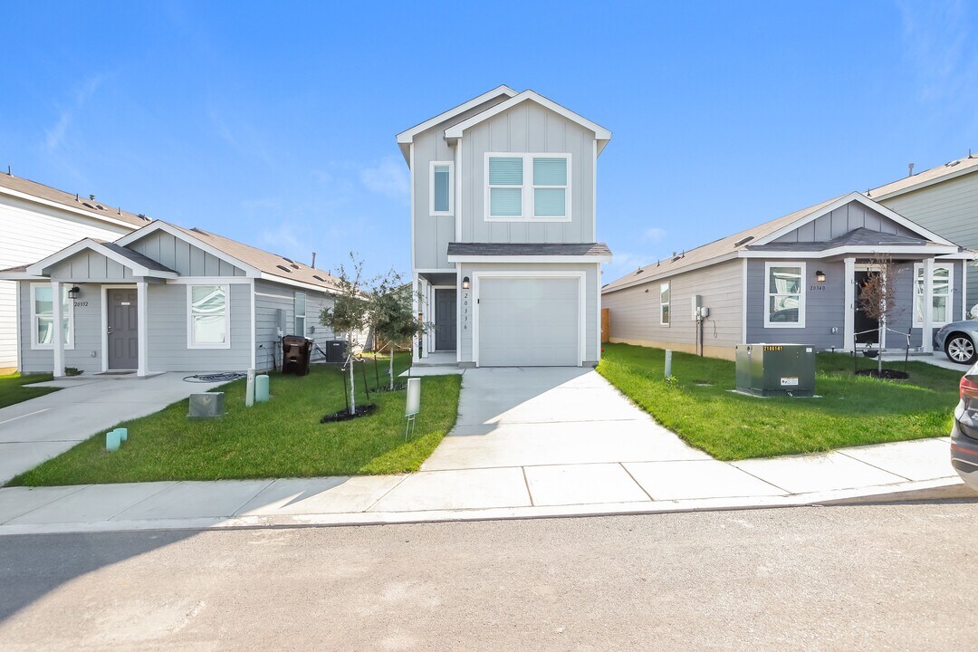 20336 Andalusite Wy in San Antonio, TX - Building Photo