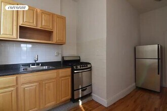 368 Van Brunt St in Brooklyn, NY - Building Photo - Building Photo