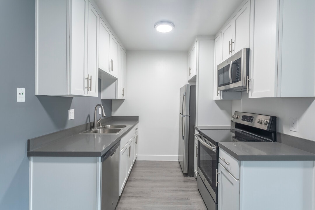 Sterling Terrace-City Heights Adjacent in San Diego, CA - Building Photo