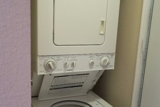 7120 Shoreline Dr, Unit 2112 in San Diego, CA - Foto de edificio - Building Photo